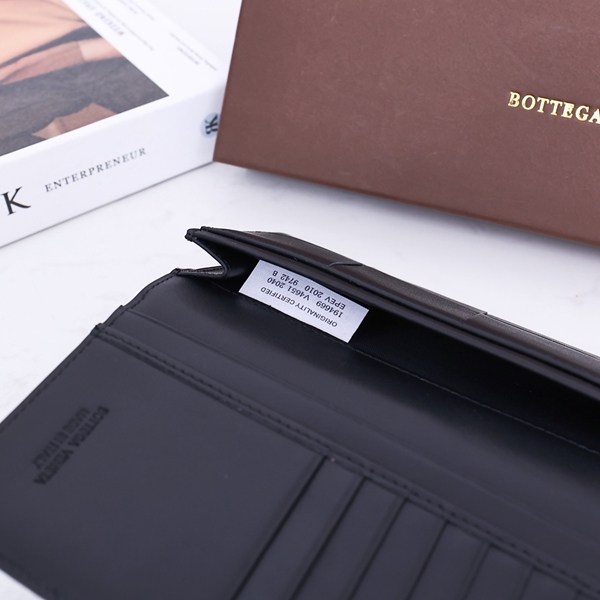 ボッテガヴェネタ財布コピー角部分ディテール